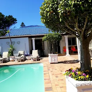 https://dolphin-inn-guesthouse-blouberg.hotels-capetown.com